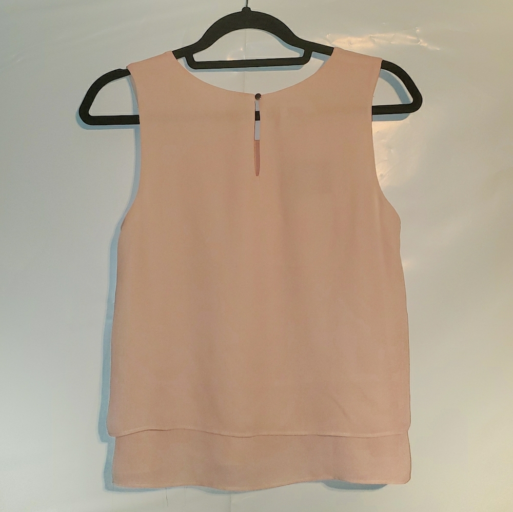 Simply Styled Flowy Coral Sleeveless Tiered Top Sm